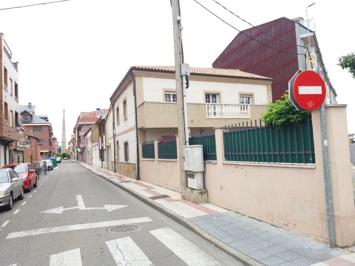 فيلا La Casina De La Virgen Del Camino Vut-Le-113 المظهر الخارجي الصورة